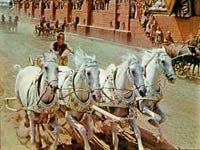 Ben-Hur vuelve a subirse a la cuádriga