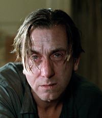 Tim Roth en busca de la verdad