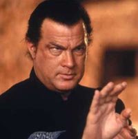 Steven Seagal lucha contra vampiros