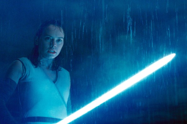 Caos en la nueva película de Daisy Ridley y Tom Holland, que exigirá rodar nuevas escenas