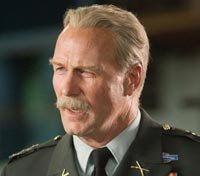 William Hurt será conde