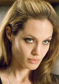 Angelina tiene un pequeño percance