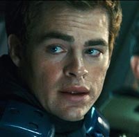 Chris Pine podría subirse al tren con Denzel Washington