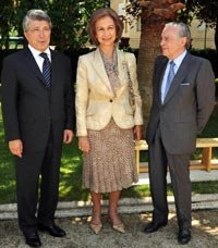 La reina preside la firma del convenio de FAD y EGEDA