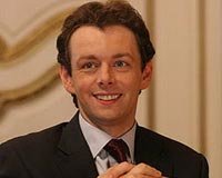 Michael Sheen podría ser el malo de James Bond