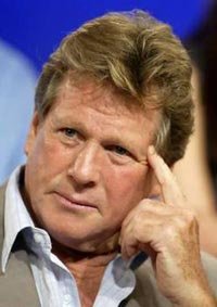 Ryan O'Neal quiere casarse con Farrah Fawcett