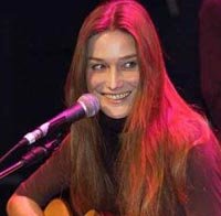 Carla Bruni le dice sí a Woody Allen