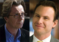 Christian Slater y Gary Oldman en un concurso de imitadores de Elvis