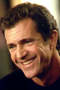 Mel Gibson pide una orden de alejamiento