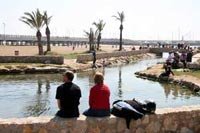 Municipios catalanes toleran la piratería del “Top Manta”