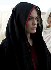 Angelina Jolie con las víctimas de Pakistán