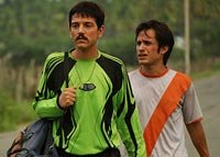 Gael García Bernal y Diego Luna se incorporan a una comedia en español