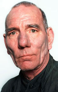 Muere Pete Postlethwaite