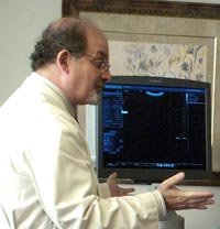 Salman Rushdie escribirá una serie de televisión