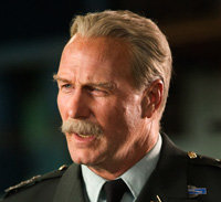 William Hurt se va a vivir al sótano