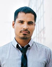 Michael Peña se hace policía