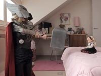 Un anuncio de "Thor" parodia al mini Darth Vader