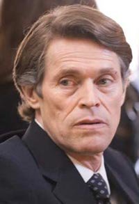 Willem Dafoe y los que siempre escriben la misma novela