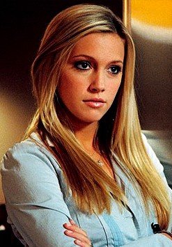 Katie Cassidy será una hippie peligrosa