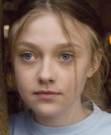 La niña crece: graduación de Dakota Fanning