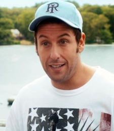 Adam Sandler saca su colmillo vampírico en "Hotel Transylvania"