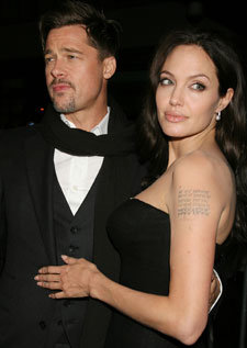 Los niños de Brad Pitt y Angelina Jolie comen bichos