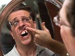 Ed Helms hará humor a la francesa