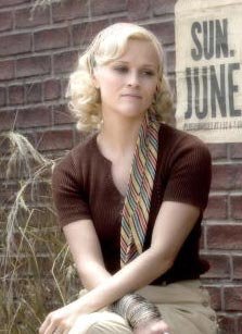 Reese Witherspoon pasea su ojo a la funerala