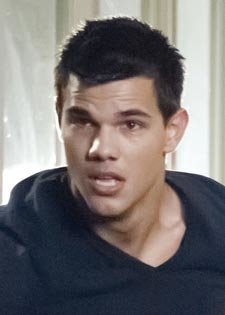 Taylor Lautner no quiere cantar ni bailar
