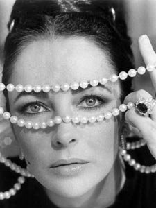 Subastadas las joyas de Elizabeth Taylor