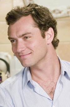 Jude Law se une a la Reina del Desierto