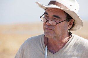 Oliver Stone visita a Julian Assange en Londres