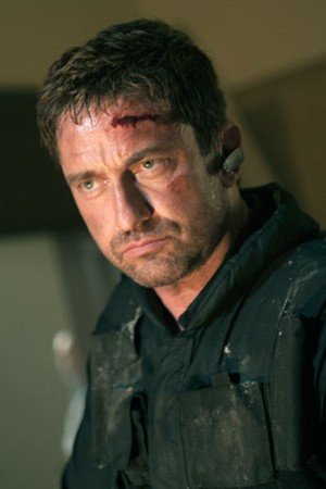 Gerard Butler y el cuervo del futuro