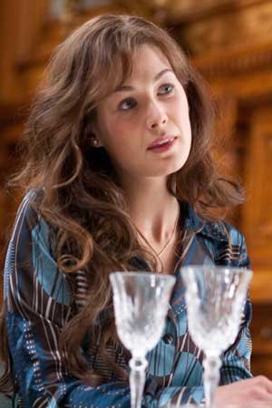 Rosamund Pike, Shiloh Fernandez y Nick Nolte en un film sobre las citas a ciegas
