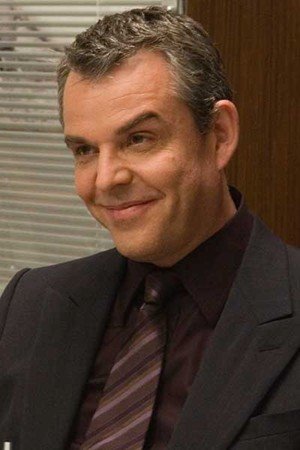 Tim Burton le echa el ojo a Danny Huston