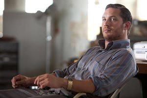Tom Hardy podría interpretar a Elton John