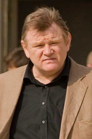 Brendan Gleeson y David Thewlis se unen al hospital psiquiátrico de "Eliza Graves"