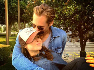 ¿Hay romance entre Ellen Page y Alexander Skarsgård?