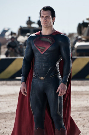Henry Cavill, un hombre tan de acero tan de acero que no se ríe
