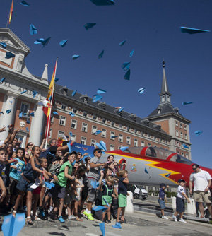Disney promociona “Aviones” buscando el Récord Guinness