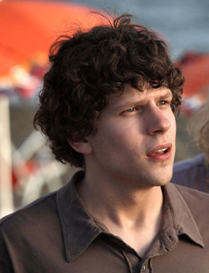 Isabelle Huppert será la madre de Jesse Eisenberg