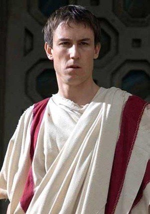 Tobias Menzies ficha para "Outlander", el "Juego de tronos" de Ron Moore