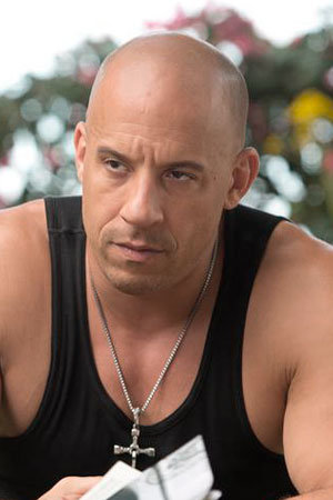 Vin Diesel enfrentado a los orcos en un film de ciencia ficción