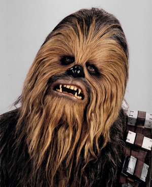 El “wookie” Chewbacca de “Star Wars”, operado con éxito de las rodillas