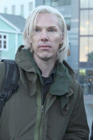 "El quinto poder" se estrella, mientras que Julian Assange le declara la guerra