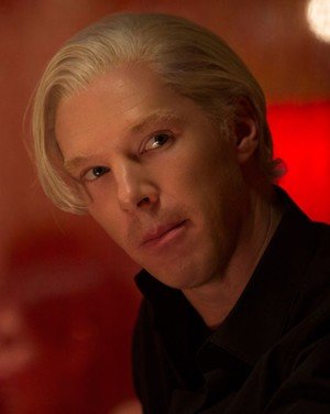 Julian Assange dirige una carta a Benedict Cumberbatch, que le interpreta en "El quinto poder"