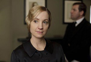 Julian Fellowes defiende la controvertida secuencia de violación de "Downton Abbey"