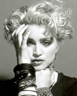 Madonna, vetada de unos cines por usar su BB para textear mensajitos