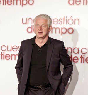 Odio las comedias románticas pero entrevisto a Richard Curtis, el gurú del género