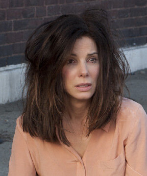 Sandra Bullock y su hijo Louis, con disfraces de muerte para Halloween